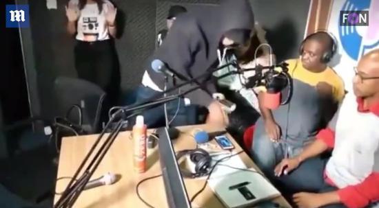 巴西直播线路_巴西电台直播抢劫_圣保罗在线电台抢劫事件-新闻-TikTok直播专线网络 原生ip节点 独享海外原生IP直播加速 TikTok出海专用网络